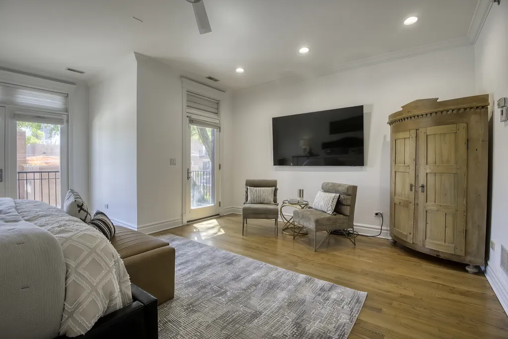 2743 North Dayton Street Chicago IL 60614