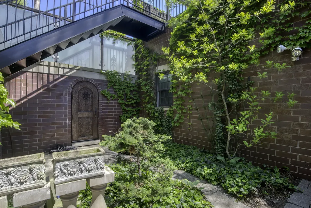 2743 North Dayton Street Chicago IL 60614