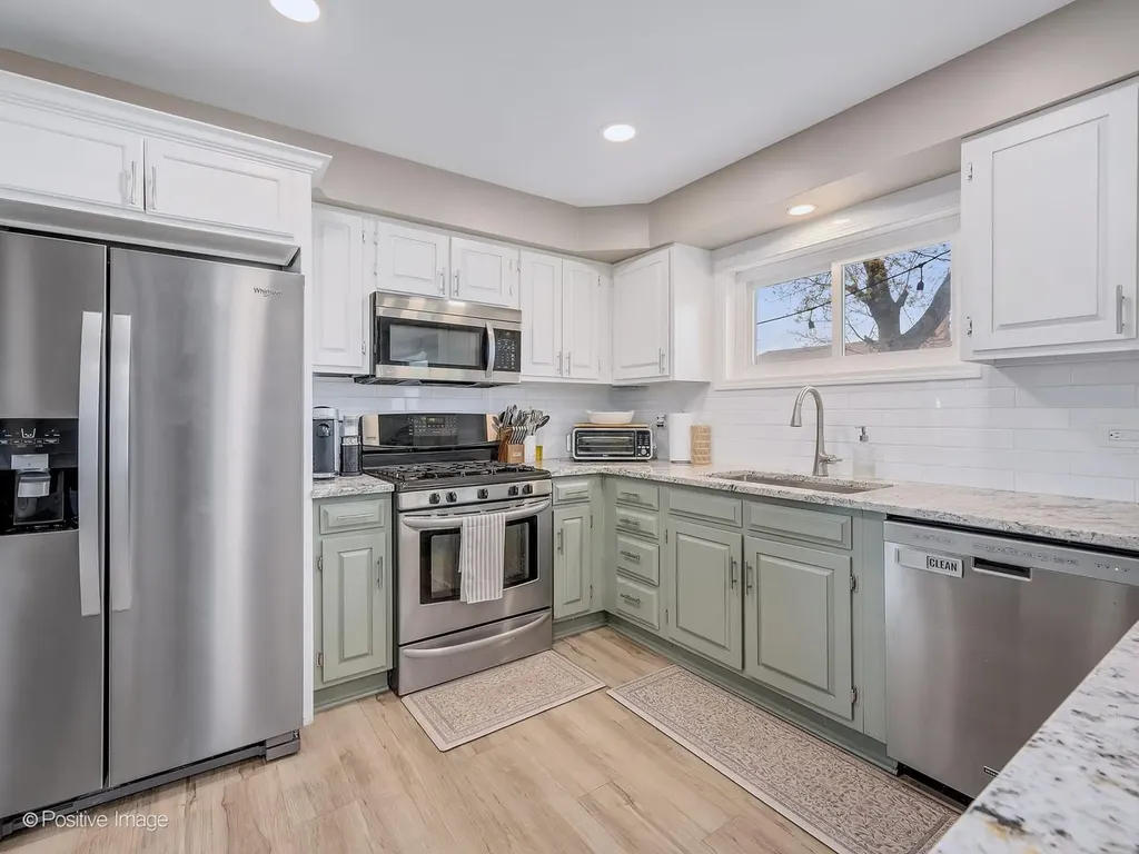 657 West Armitage Avenue Elmhurst IL 60126