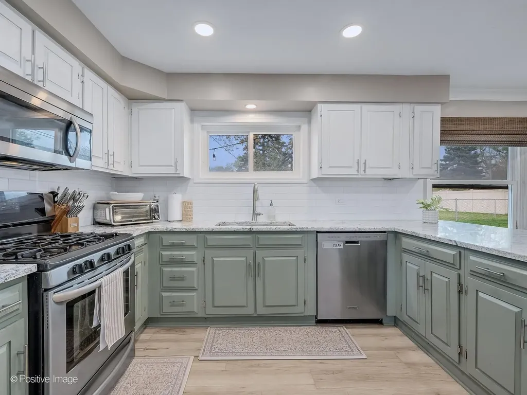 657 West Armitage Avenue Elmhurst IL 60126