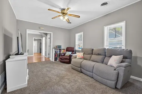 111 Buchanan Street Morris IL 60450
