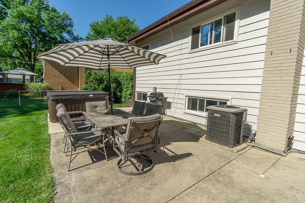 508 North Addison Road Villa Park IL 60181