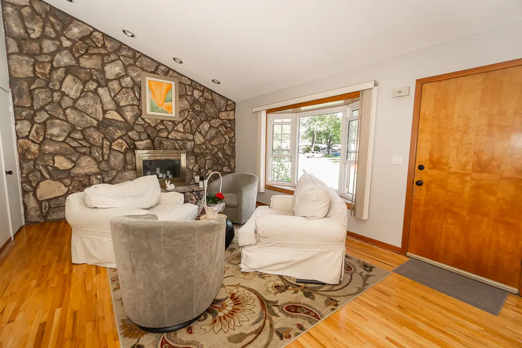 508 North Addison Road Villa Park IL 60181