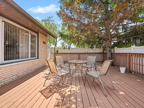 5858 West 88th Place Oak Lawn IL 60453