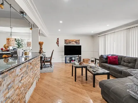 5858 West 88th Place Oak Lawn IL 60453