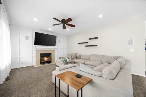2321 Amsterdam Circle Montgomery IL 60538