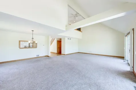 1049 Plantain Court Crystal Lake IL 60014