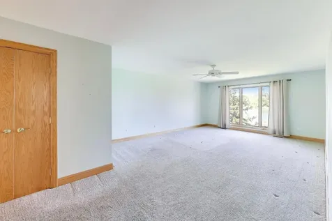 1049 Plantain Court Crystal Lake IL 60014