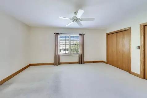 1049 Plantain Court Crystal Lake IL 60014