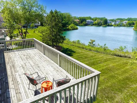 1049 Plantain Court Crystal Lake IL 60014