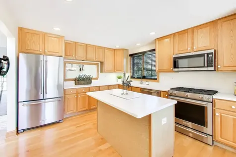 1049 Plantain Court Crystal Lake IL 60014