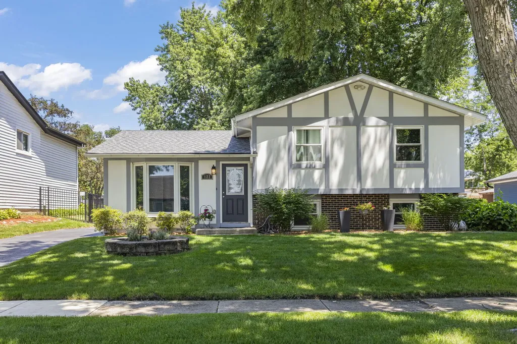 122 Grady Drive Bolingbrook IL 60440