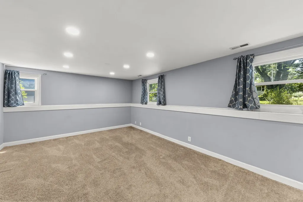 122 Grady Drive Bolingbrook IL 60440