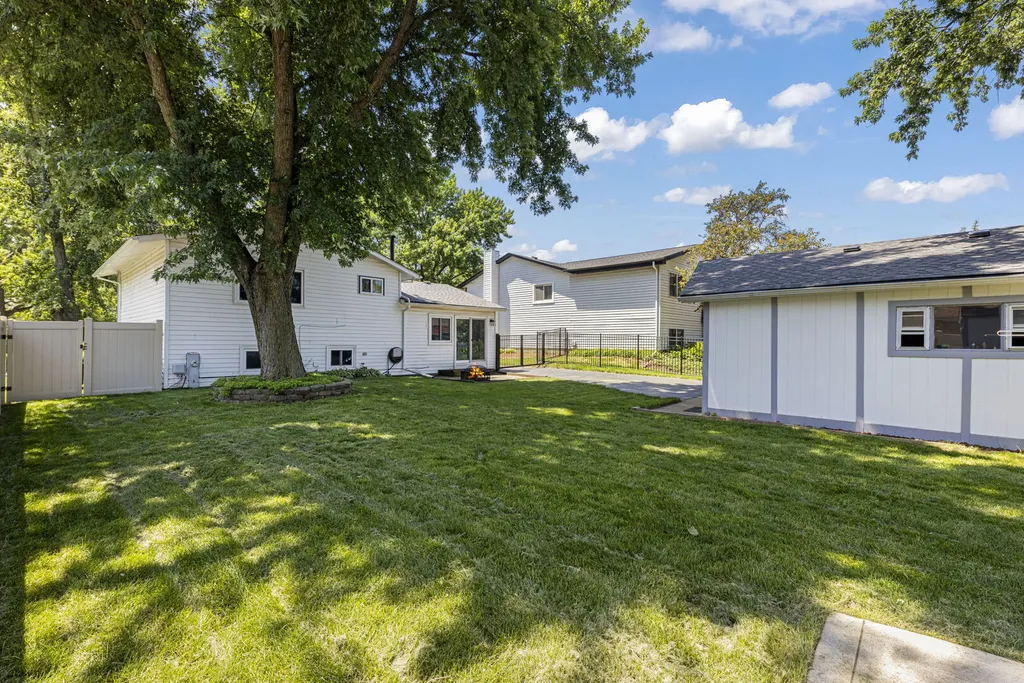 122 Grady Drive Bolingbrook IL 60440