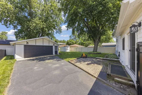 122 Grady Drive Bolingbrook IL 60440