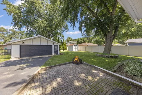 122 Grady Drive Bolingbrook IL 60440
