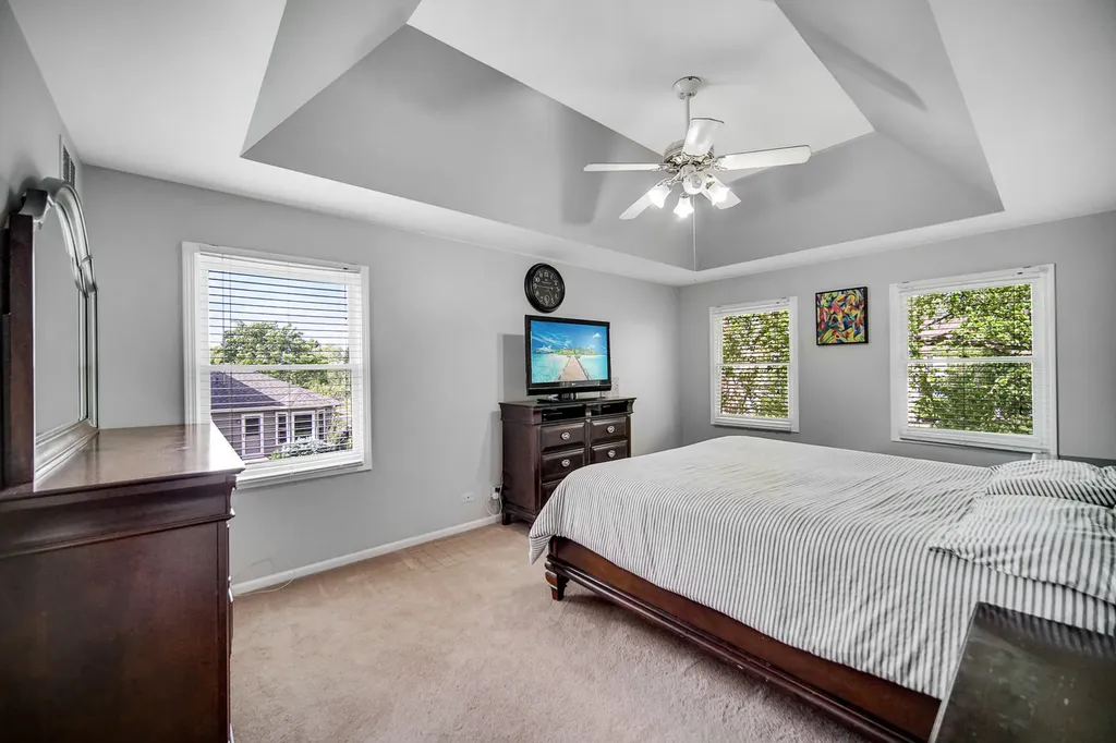 5307 Catclaw Court Naperville IL 60564