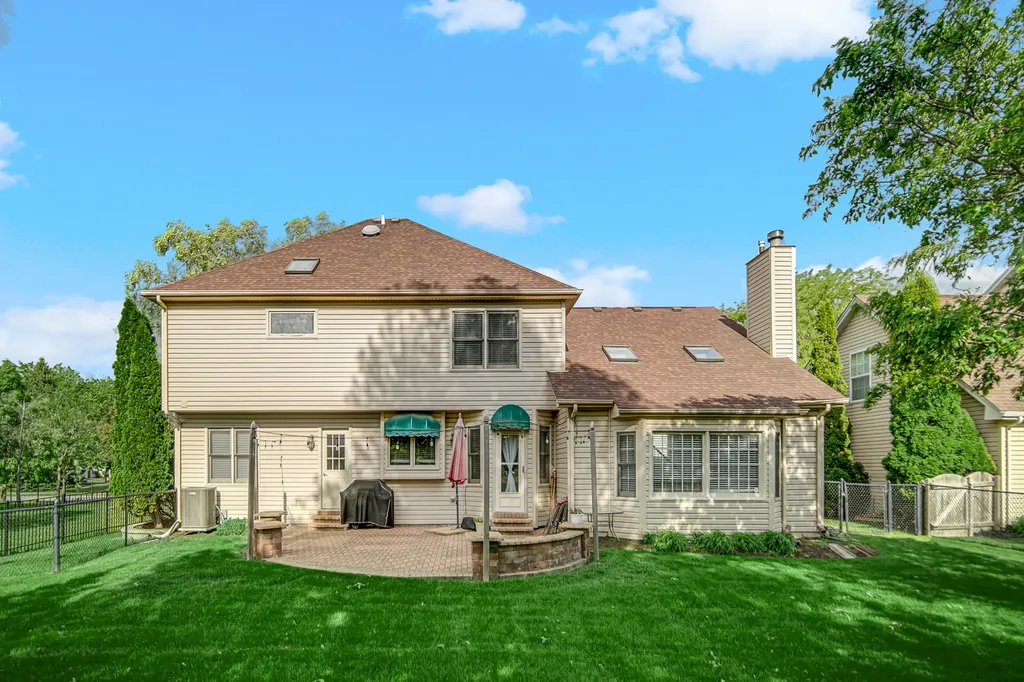5307 Catclaw Court Naperville IL 60564