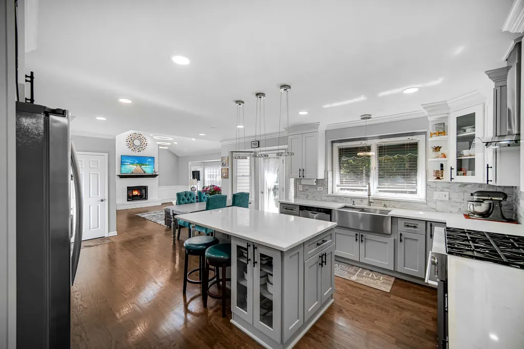 5307 Catclaw Court Naperville IL 60564