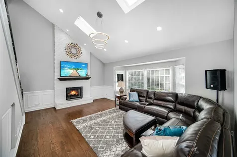 5307 Catclaw Court Naperville IL 60564