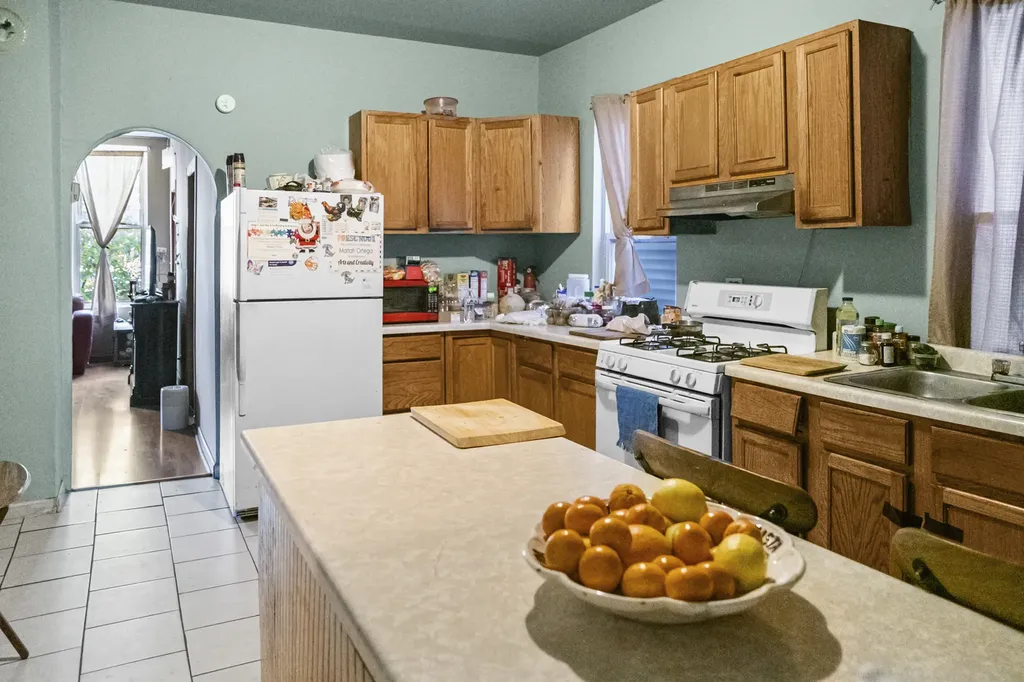 2123 West Cullerton Street Chicago IL 60608