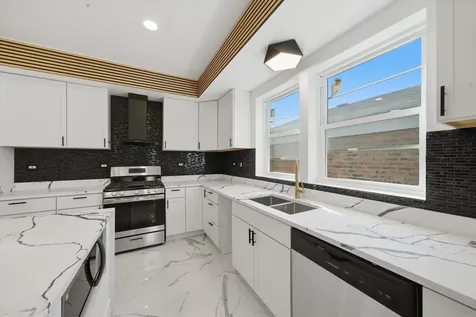 939 North Harding Avenue Chicago IL 60651