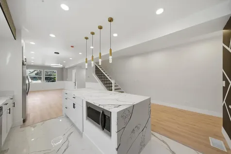 939 North Harding Avenue Chicago IL 60651