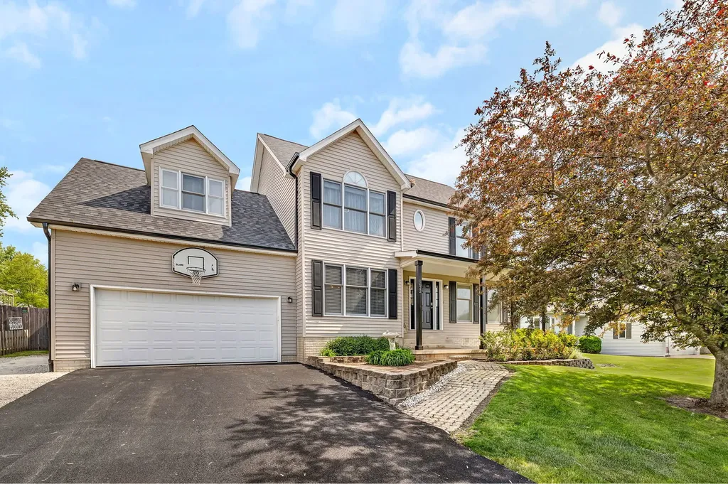 1622 Holiday Drive Lake Holiday IL 60548