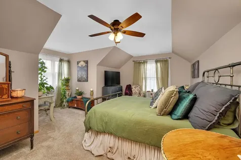 1622 Holiday Drive Lake Holiday IL 60548