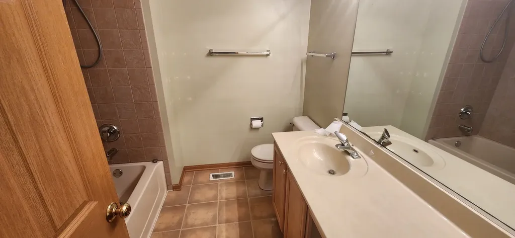2435 Golf Ridge Circle Naperville IL 60563