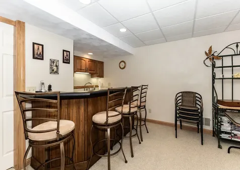 858 45TH Avenue East Moline IL 61244