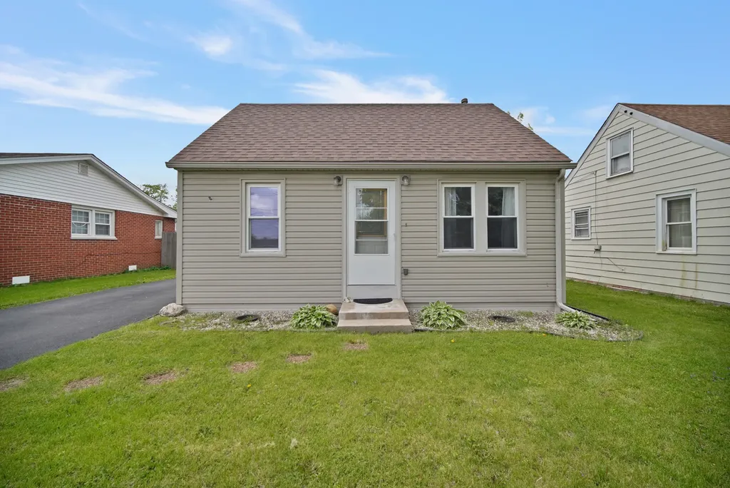 7936 South Nashville Avenue Burbank IL 60459