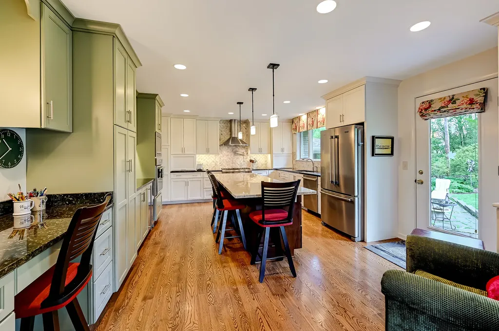 629 West Elm Street Wheaton IL 60189
