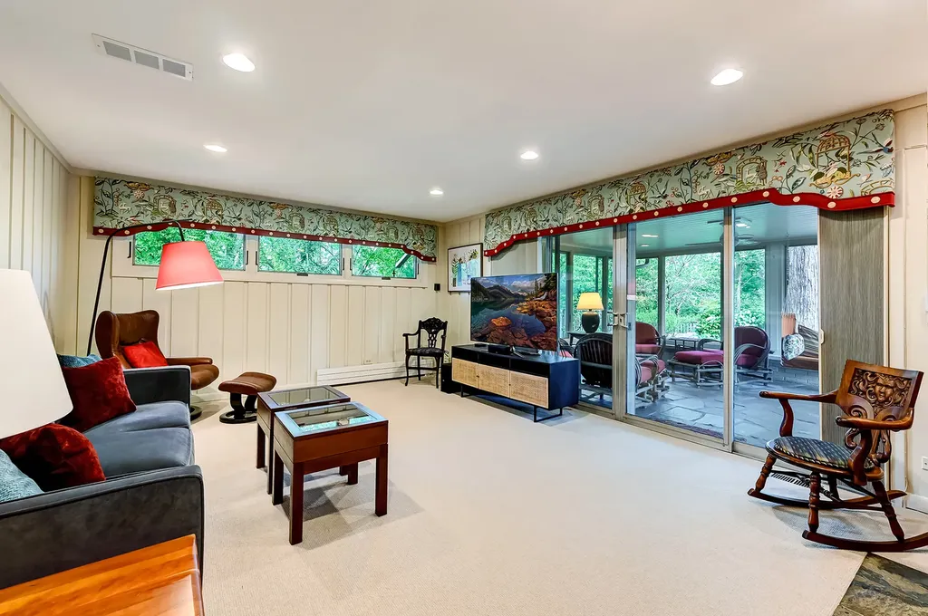 629 West Elm Street Wheaton IL 60189