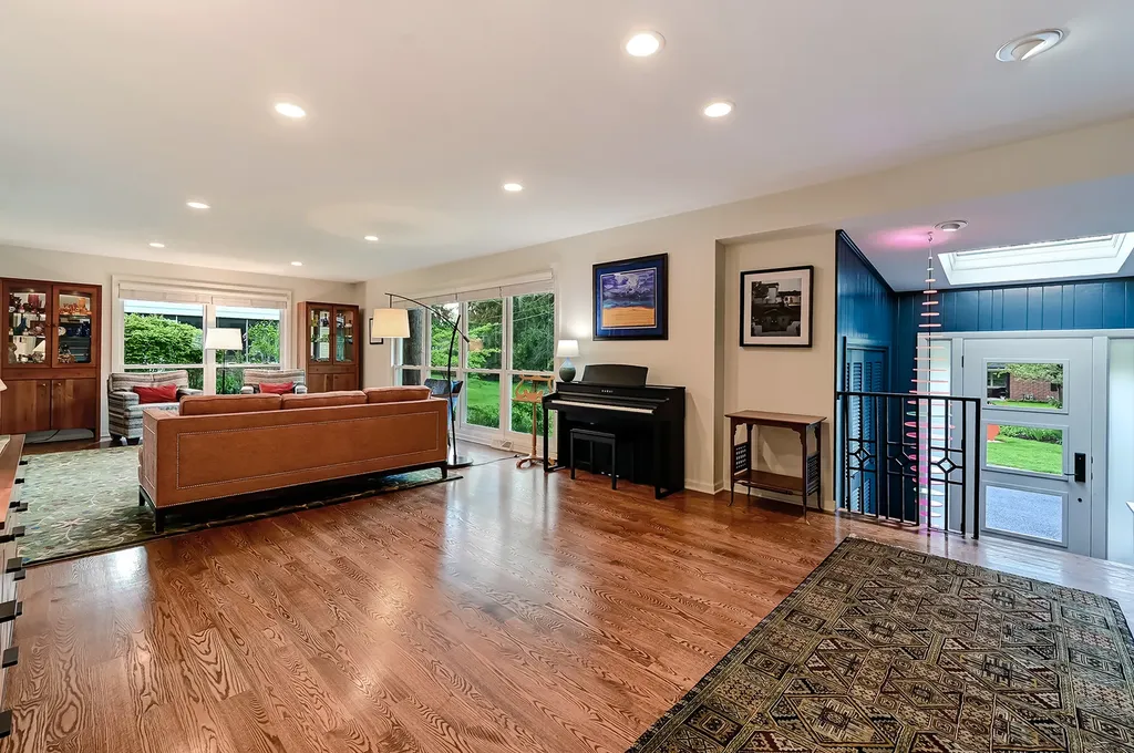 629 West Elm Street Wheaton IL 60189