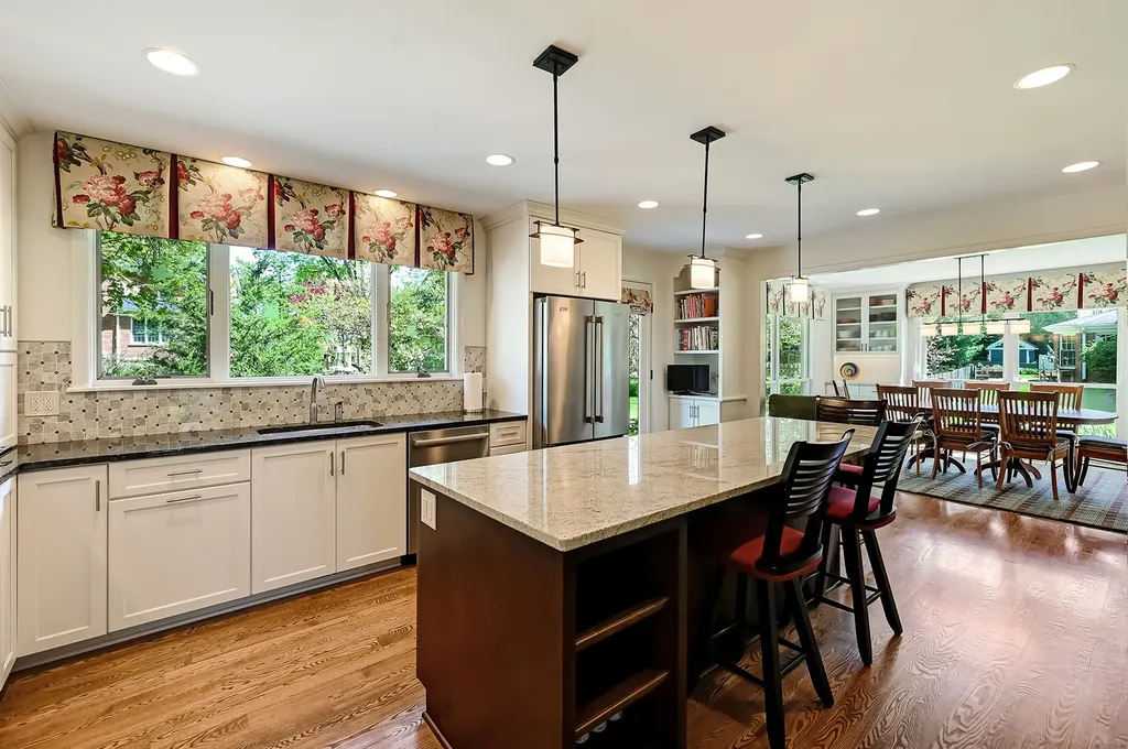 629 West Elm Street Wheaton IL 60189