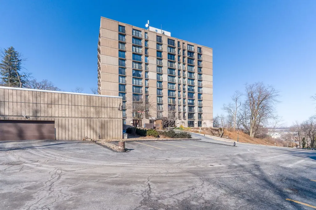 1800 7TH Street East Moline IL 61244
