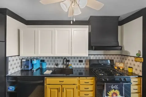 1800 7TH Street East Moline IL 61244