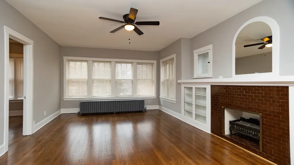 4819 West Cornelia Avenue Chicago IL 60641