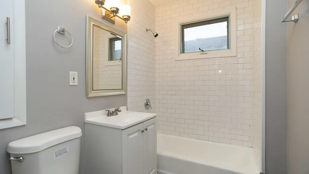 4819 West Cornelia Avenue Chicago IL 60641