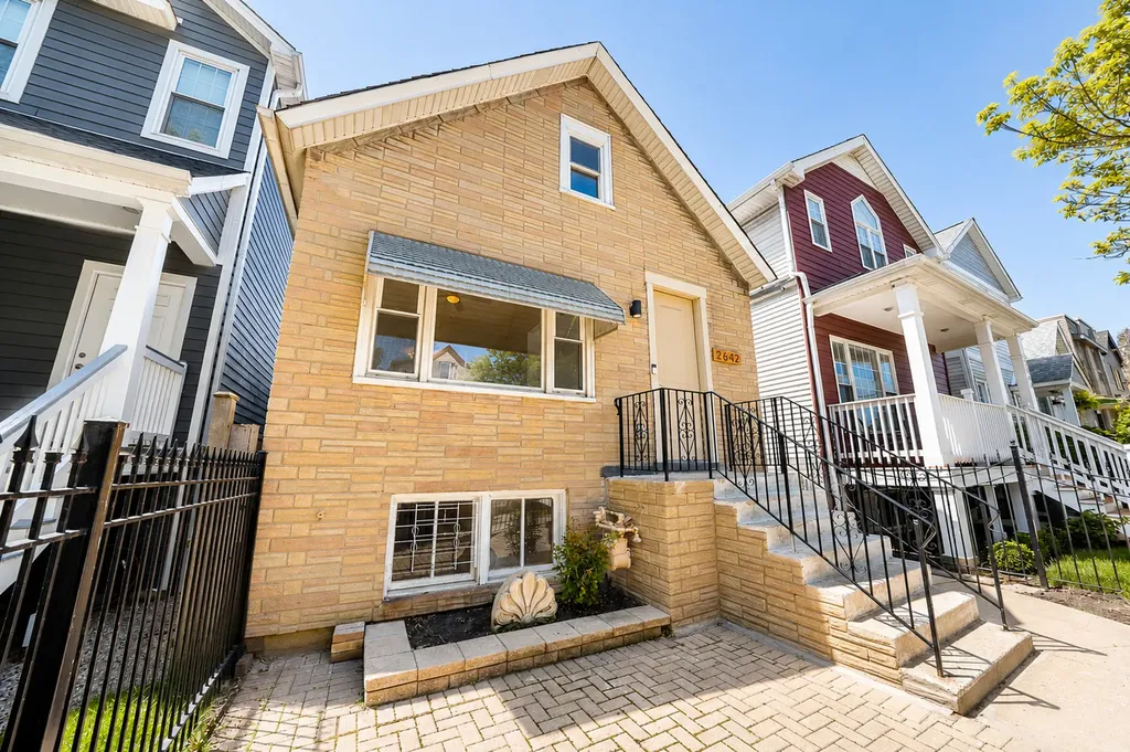 2642 North California Avenue Chicago IL 60647