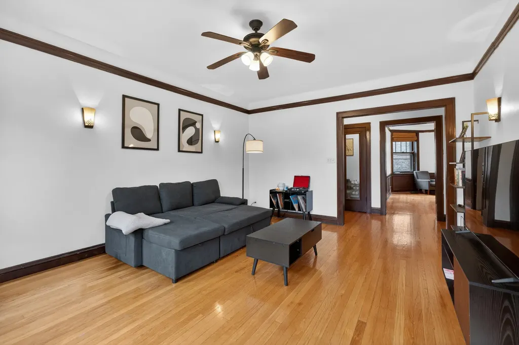 5443 South East View Park Chicago IL 60615