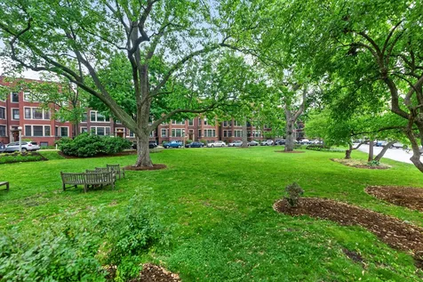 5443 South East View Park Chicago IL 60615