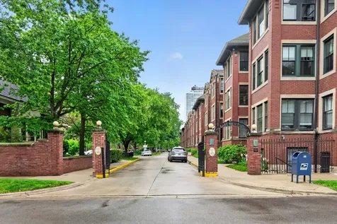5443 South East View Park Chicago IL 60615