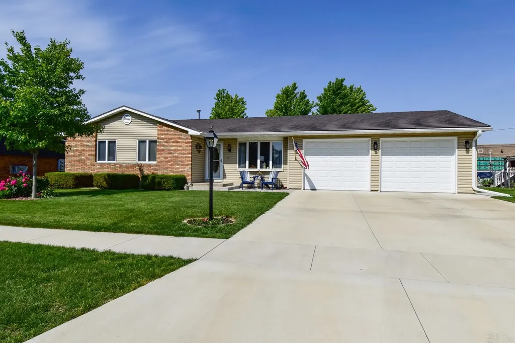 907 Illini Avenue Pontiac IL 61764