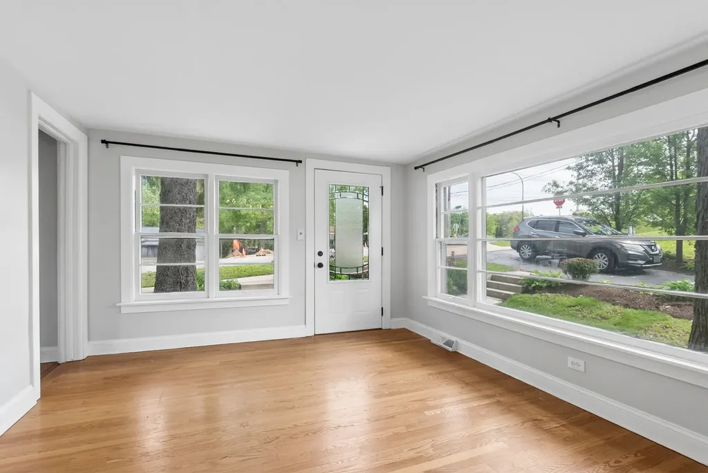 634 East 5th Avenue Naperville IL 60563