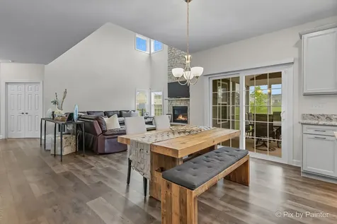 04N200 Norton Lake Circle Campton Hills IL 60175