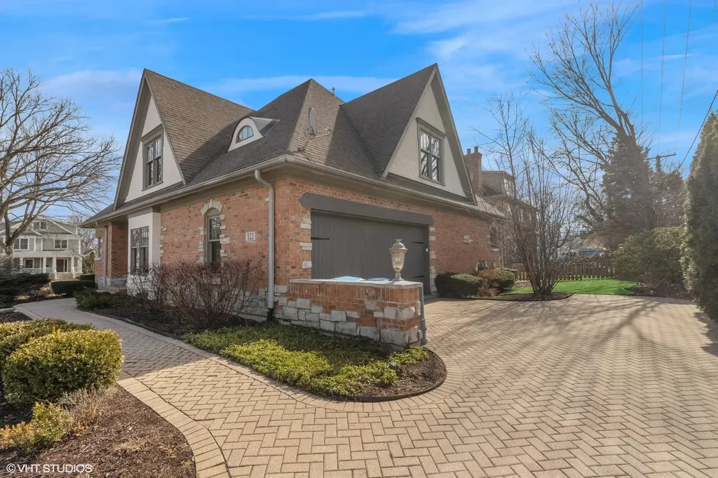 522 North County Line Road Hinsdale IL 60521