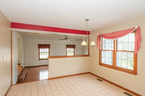 1404 Halifax Drive Mundelein IL 60060