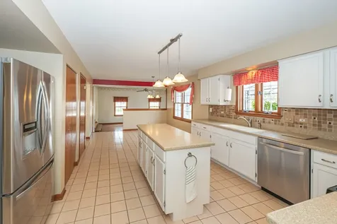 1404 Halifax Drive Mundelein IL 60060